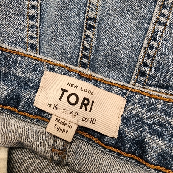New Look Tori Mom Distressed Crop Jeans - Picture 10 of 10